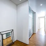 Yd Bright 2-bedroom Retreat With Elevator Apartament *