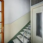 Yd Bright 2-bedroom Retreat With Elevator *