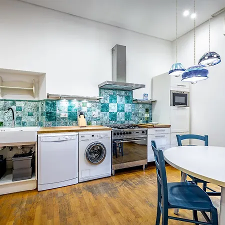 Apartmán Yd Bright 2-bedroom Retreat With Elevator Florencie