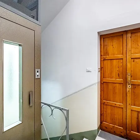 Apartmán Yd Bright 2-bedroom Retreat With Elevator Florencie