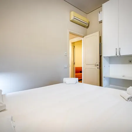 Yd Bright 2-bedroom Retreat With Elevator Florencie