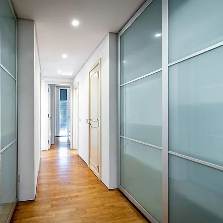 Yd Bright 2-bedroom Retreat With Elevator