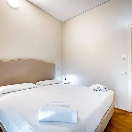 Lejlighed Yd Bright 2-bedroom Retreat With Elevator