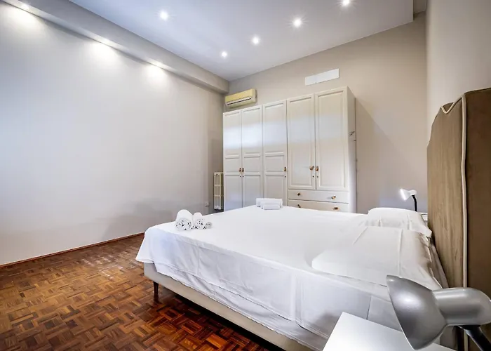 Апартаменты Yd Bright 2-bedroom Retreat With Elevator Флоренция