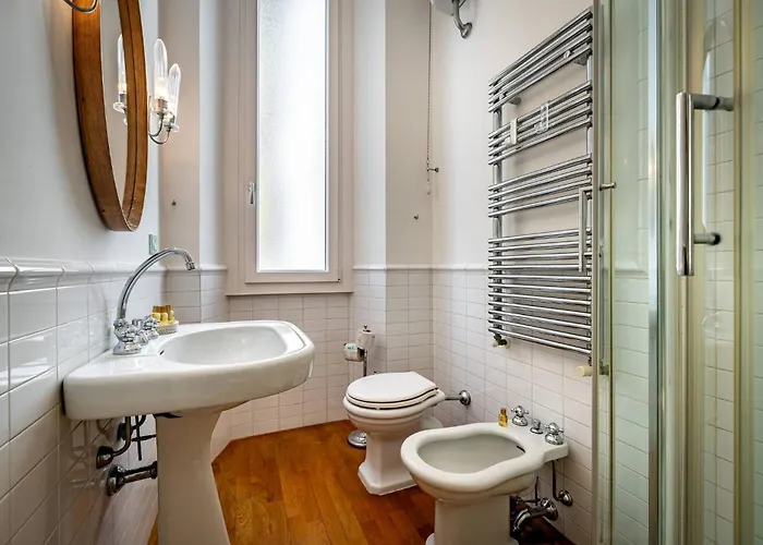 Апартаменты Yd Bright 2-bedroom Retreat With Elevator Флоренция