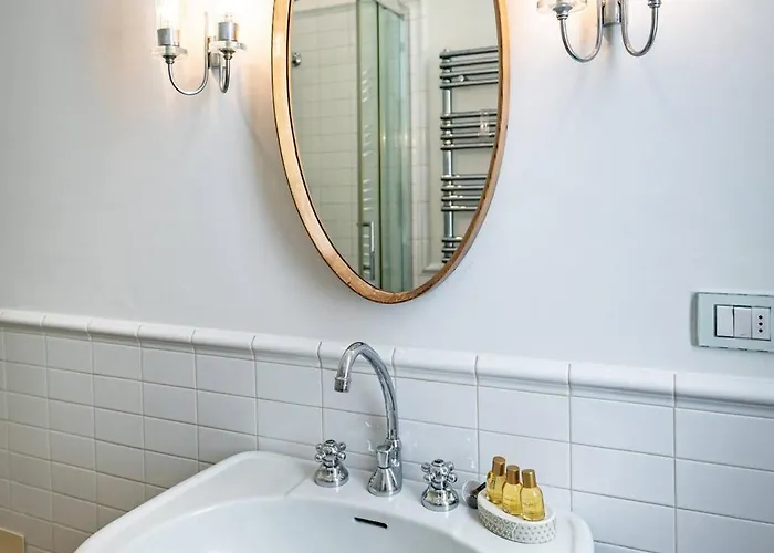 Yd Bright 2-bedroom Retreat With Elevator *