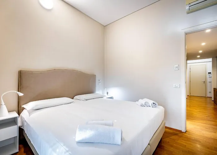 Апартаменты Yd Bright 2-bedroom Retreat With Elevator