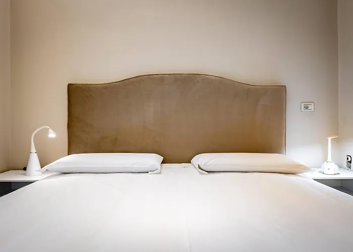Yd Bright 2-bedroom Retreat With Elevator Флоренция