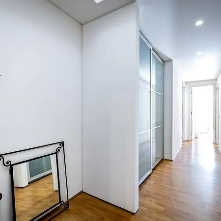 Yd Bright 2-bedroom Retreat With Elevator דירה *